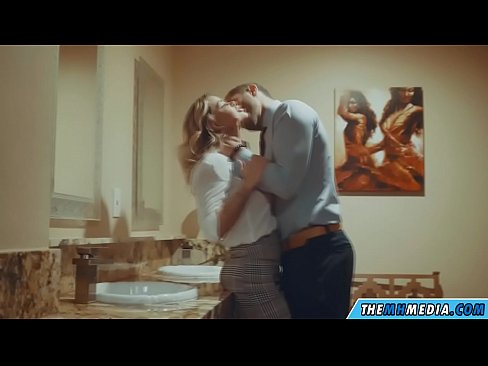 ❤️ Quando uma loira peituda o seduz numa casa de banho pública ☑ Porno bonito em pt.kassa-standupbar.ru ️❤